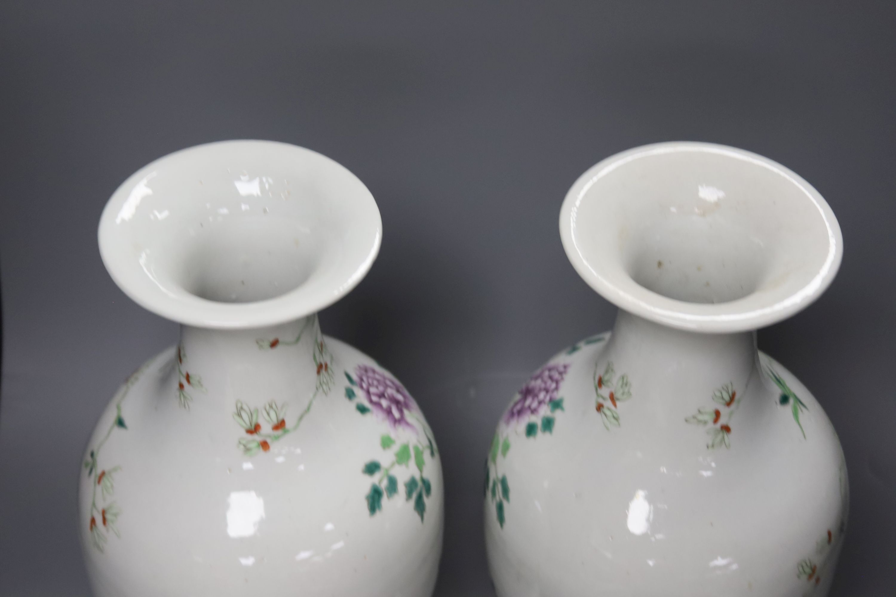 A pair of Chinese famille rose vases, height 40cm